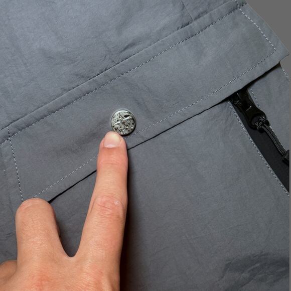 Pythia Tech Cargo Dark Gray Charcoal Mens Shorts Size M EUC - Picture 3 of 9